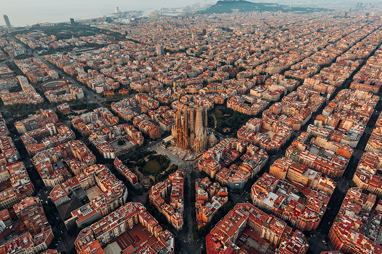 Barcelona by Logan Armstrong imaptoo.es unsplash